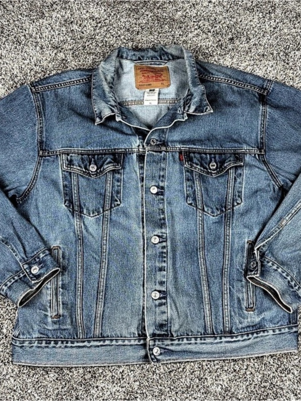 Vintage Sz XL Men’s Levi’s Button Up Trucker Cotton Denim Jacket Light Wash Blue
